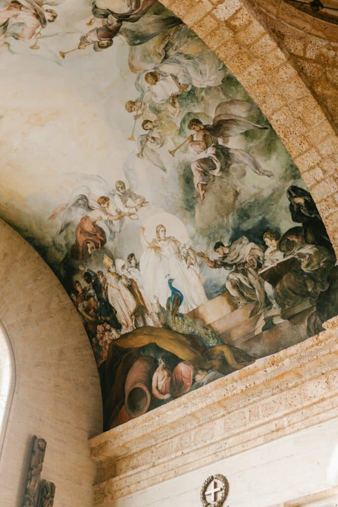 classic arched ceiling of jesuit temple